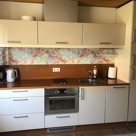 Kalevite Kodu 2-Toaline Apartment! Kuressaare Bagian luar foto