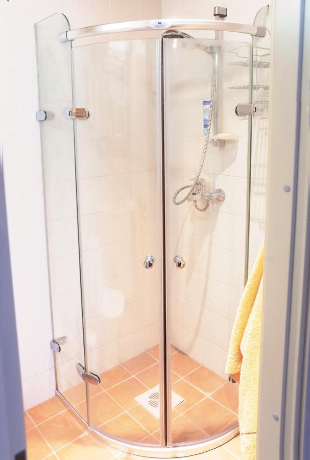 Kalevite Kodu 2-Toaline Apartment! Kuressaare Bagian luar foto