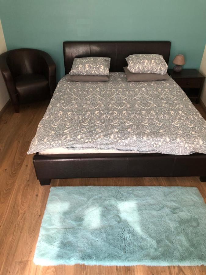 Kalevite Kodu 2-Toaline Apartment! Kuressaare Bagian luar foto